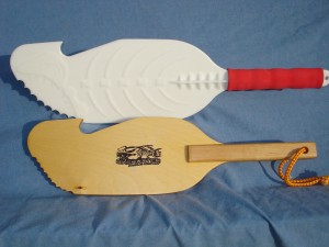 Assault Hand Paddle vs Piranha Hand Paddle